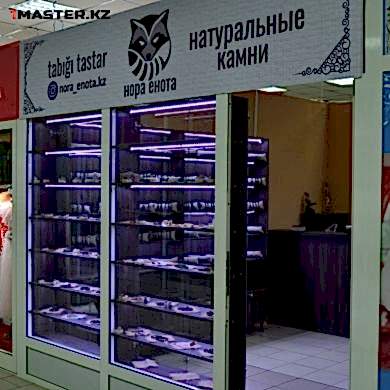 Установка подсветки для витрин